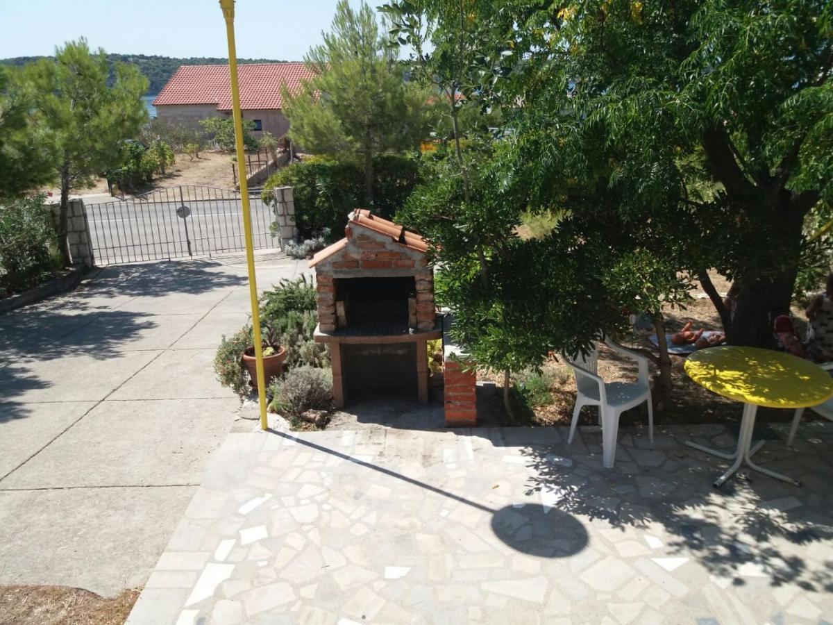 Holiday Home Vjeka Rab Town Phòng bức ảnh