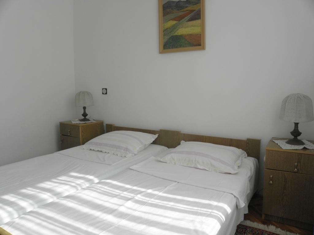 Holiday Home Vjeka Rab Town Phòng bức ảnh